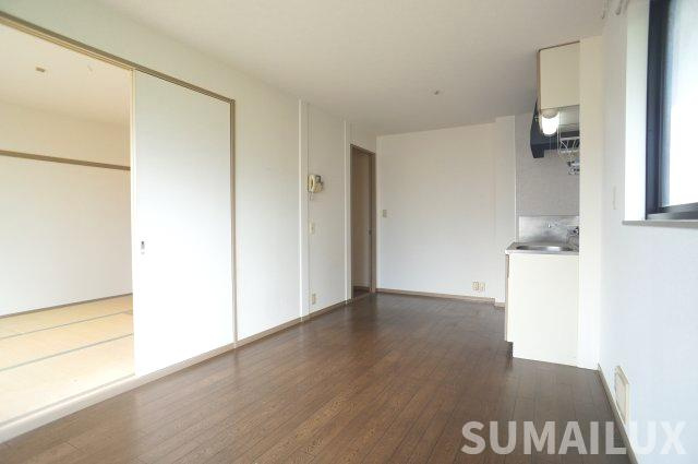 熊本市東区神園２丁目のアパートの居間・リビング