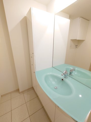 ミオカステーロ大宮の洗面所