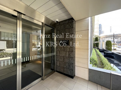 【エントランス】 | ブランズタワー南堀江 | 落ち付いた雰囲気のエントランスです☆