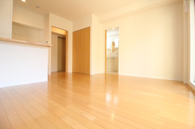【寝室】 | プレシア松崎 | BIGルームです！室内はオシャレに仕上がっています