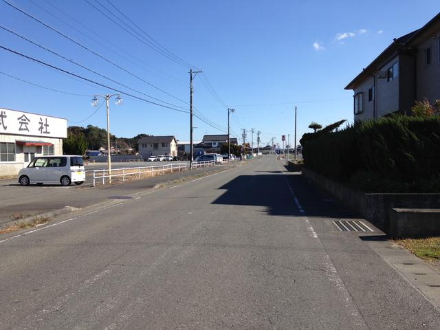 【前面道路含む現地写真】