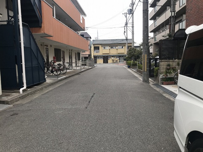 【前面道路含む現地写真】 | 鳴尾町店舗付住宅