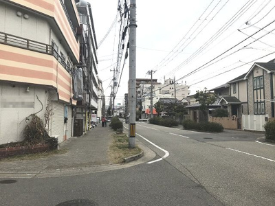 【前面道路含む現地写真】 | 鳴尾町店舗付住宅