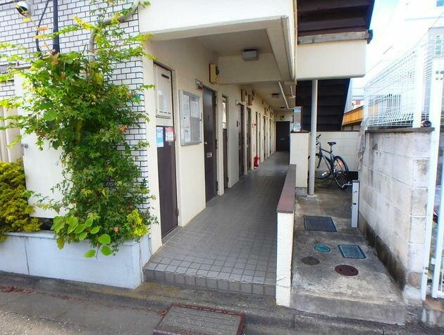 センチュリー一ツ橋のエントランス