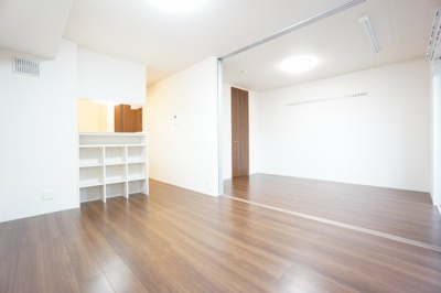 【居間・リビング】 | ソウソウ | ※同物件、同タイプ、間取り反転のお部屋です