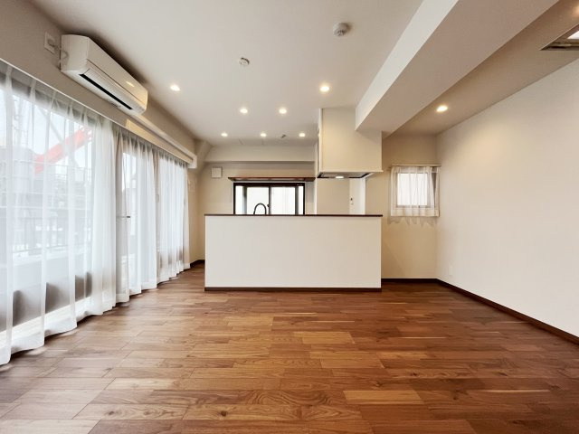 【居間・リビング】 | ビックハート浅草 7F | ●2021年外壁修繕工事実施済み！