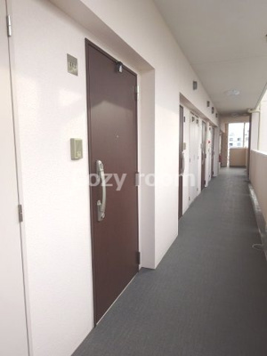 【その他共用部分】 | アリビオ江坂南金田 | 共有廊下です