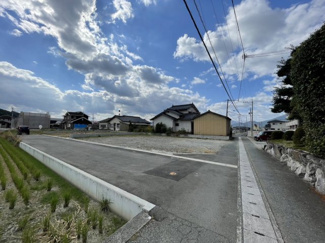 【前面道路含む現地写真】