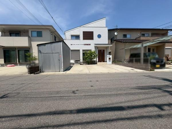 和歌山市楠見中　中古戸建の前面道路含む現地写真