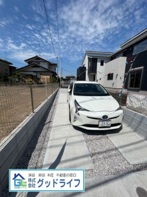 【駐車場】 | Ricca　深谷市緑ヶ丘7期　2号棟　新築分譲住宅 | 駐車スペースは広めに設計されております！