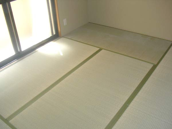 セジュールエクレアの内装|い草の香りが落ち着く素敵な和室です