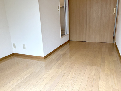 【居間・リビング】 | くるみ荘 | 約5.5帖の洋室