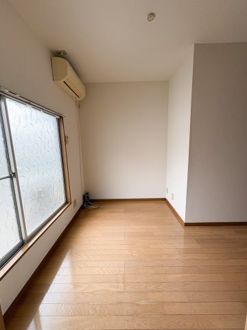 【居間・リビング】 | くるみ荘 | 約5.5帖の洋室