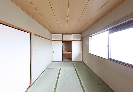 岸和田市春木旭町の賃貸マンションの和室|い草の香りが落ち着く素敵な和室です