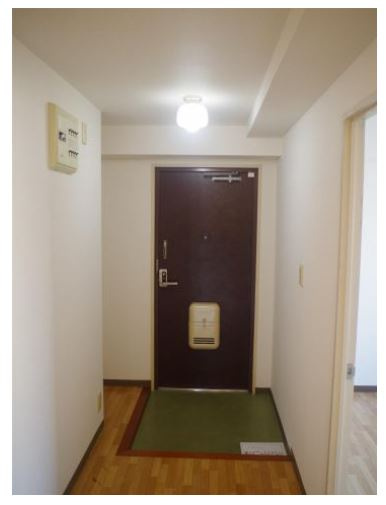 岸和田市春木旭町の賃貸マンションの玄関|シンプルで使いやすい玄関です