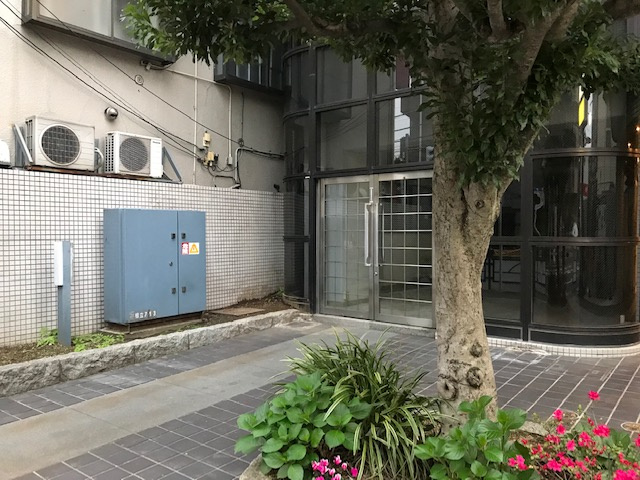 ワコーレ千駄木ビルの外観