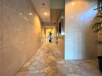 【ロビー】 | ロワ・リオン上町 | 落ち着いたキレイなロビー部分です♪