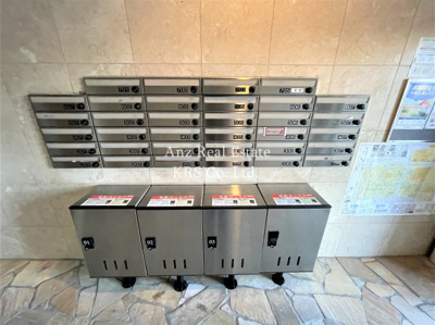 【その他共用部分】 | ロワ・リオン上町 | 大切な荷物の受け取りに便利な宅配ボックス設置！