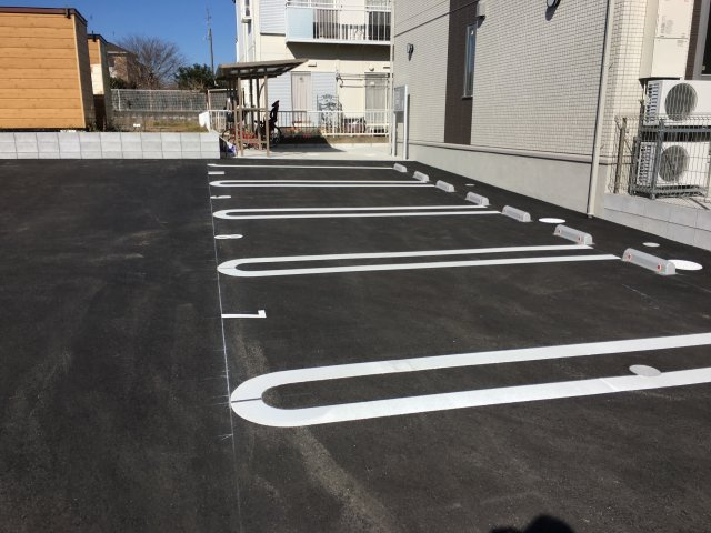 フィオーレ Ⅰの駐車場