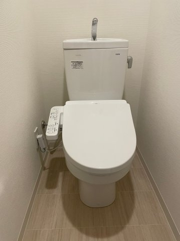 仲介手数料0円！！ラグゼナ上前津のトイレ