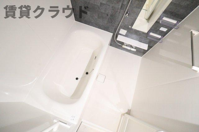 アーバンパレスの浴室|清潔感あるお風呂で一日の疲れを癒しましょう！
