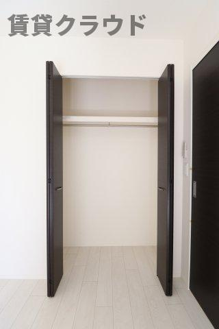 アーバンパレスの収納|ロングコートもかけられるクローゼット！