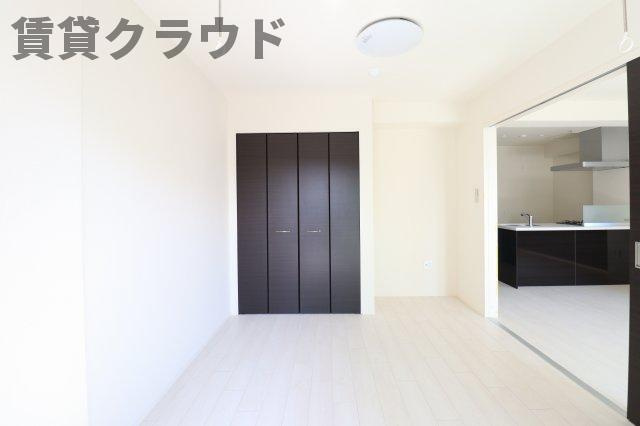 アーバンパレスの寝室|開放的な寝室です