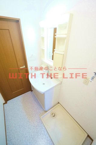 リビングタウン小森野壱番館【キャッシュバック対象】の洗面所|脱衣スペースもあります