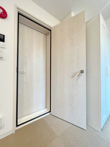 「防音マンション」Liberte板橋本町の内装|防音室の入り口は二重扉で仕切られています