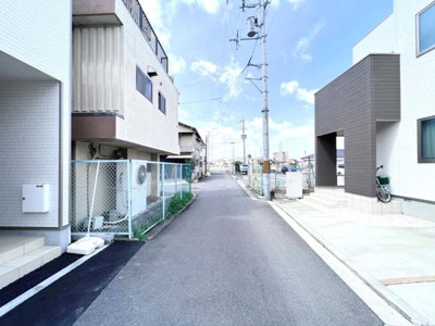 【前面道路含む現地写真】 | Cradiegarden 寝屋川市河北中町第7 | 前面道路幅員は約4ｍです！