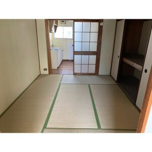 民アパートの居間・リビング