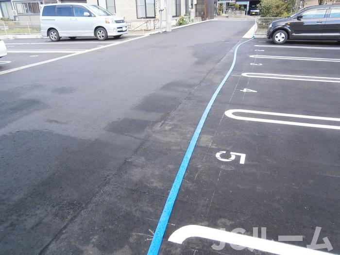 ファーマメントの駐車場