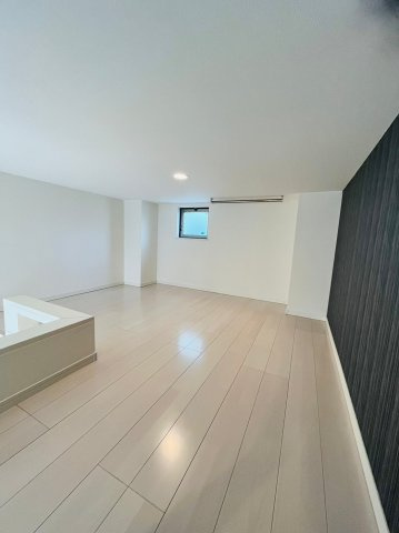 仲介手数料0円！！アレッタ大曽根の居間・リビング