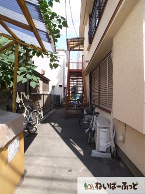 【エントランス】 | カーサ祐光 | 自転車は空きスペース駐輪。