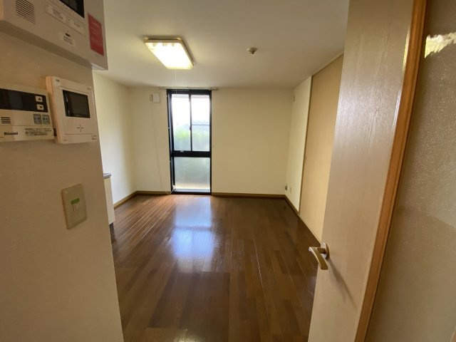 レオパレス鹿子木ＡＲＥＡⅡの居間・リビング|こちらの居間で趣味の時間をお楽しみください