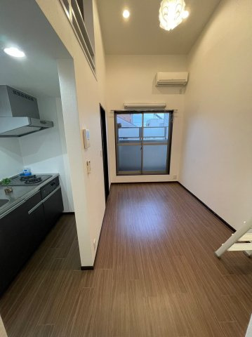 仲介手数料0円！！Lucie本陣の居間・リビング