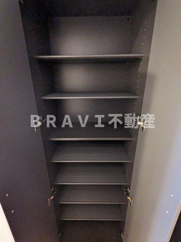 プレジオ鎗屋町 BRAVI不動産の玄関|【プレジオ鎗屋町】