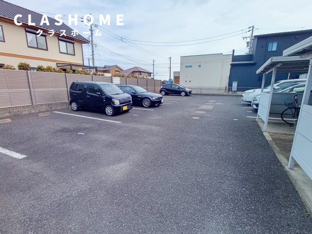 アンプルール リーブル YAMAHATA　　刈谷市近郊の賃貸はクラスホーム刈谷店の駐車場