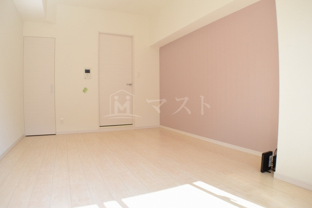 モンテノーム南堀江の居間・リビング|カラー違い写真