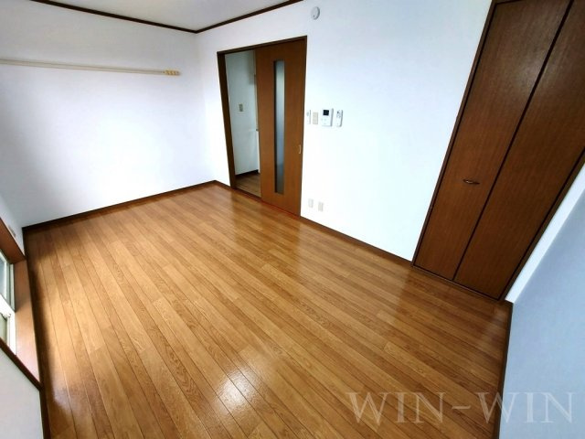 牛川通ウラヤマハイツの居間・リビング