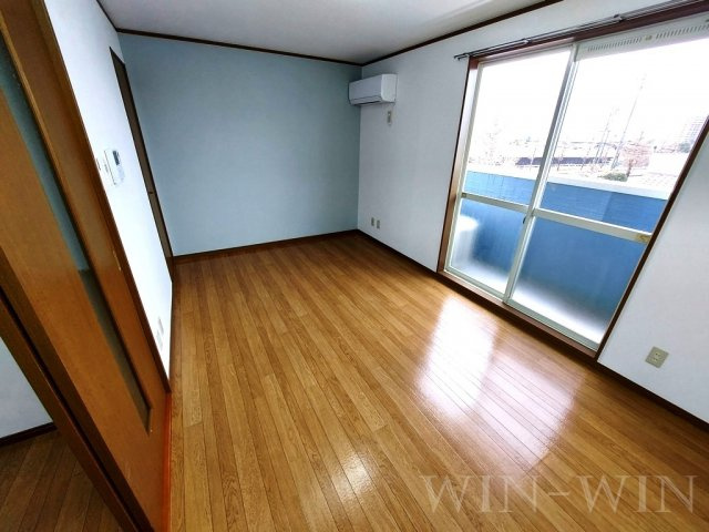 牛川通ウラヤマハイツの居間・リビング