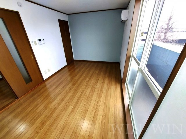 牛川通ウラヤマハイツの居間・リビング