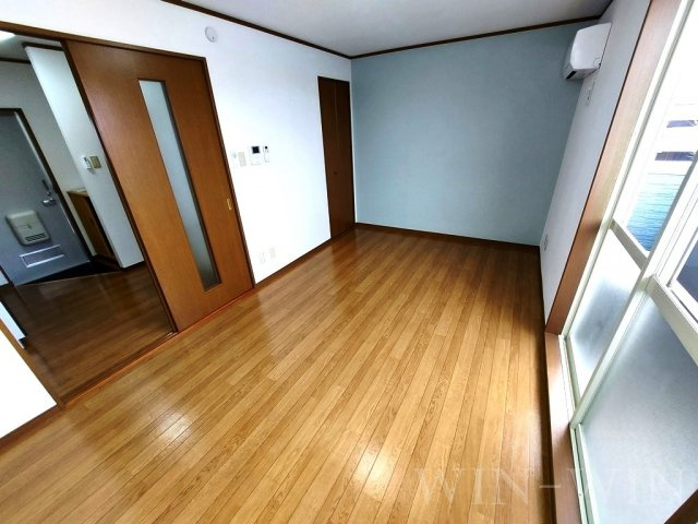 牛川通ウラヤマハイツの居間・リビング