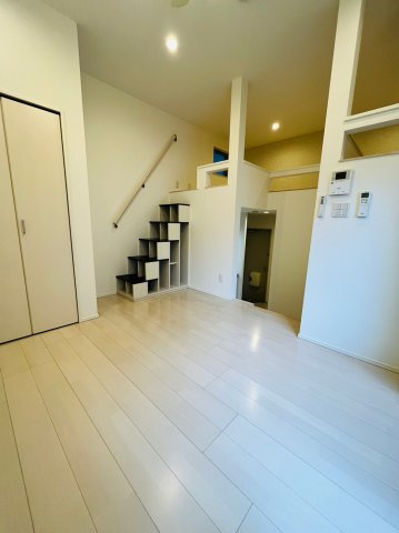 仲介手数料0円！！PRENDRE 黒川の居間・リビング