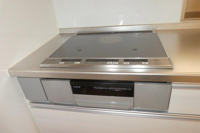 恵比寿Ⅴのキッチン|３口IHコンロ