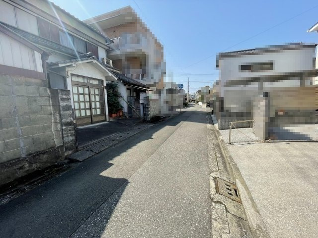 高知市昭和町　売土地の前面道路含む現地写真