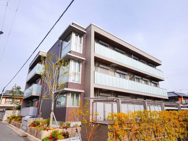 シャーメゾン　光