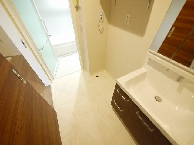 シャーメゾン　光の洗面所