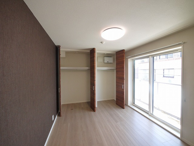 シャーメゾン　光の洋室