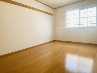 【内装】 | クリスタルB